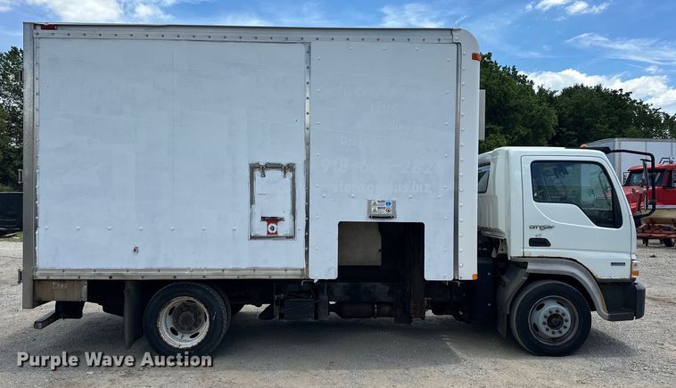 image for item NR9997 2009 International  CF600 paper shredder truck 