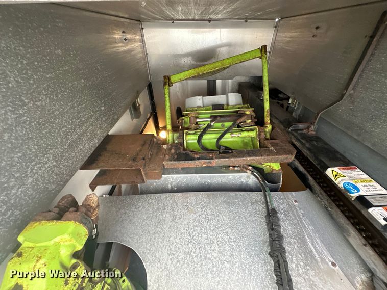 image for item NR9997 2009 International  CF600 paper shredder truck 