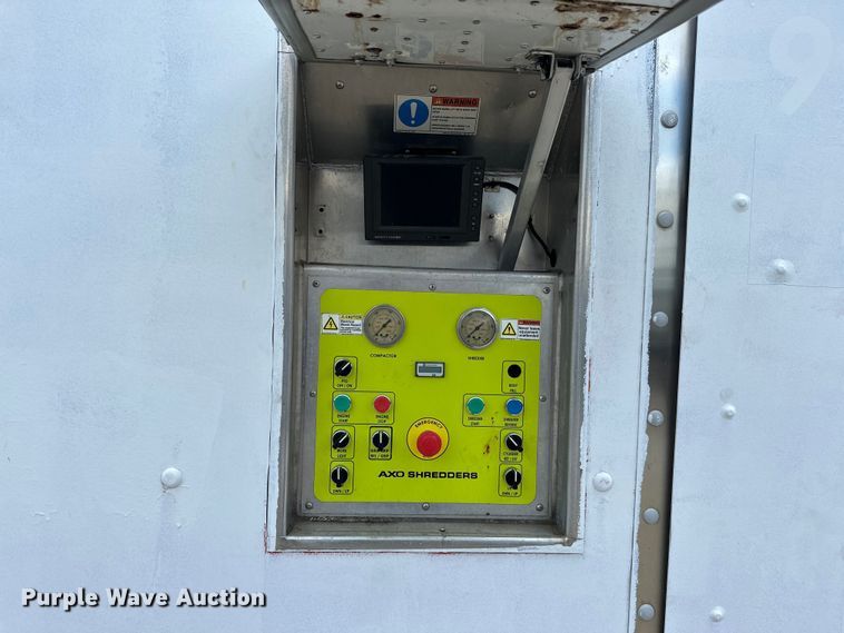 image for item NR9997 2009 International  CF600 paper shredder truck 