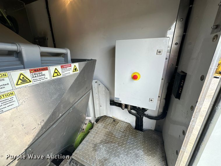 image for item NR9997 2009 International  CF600 paper shredder truck 