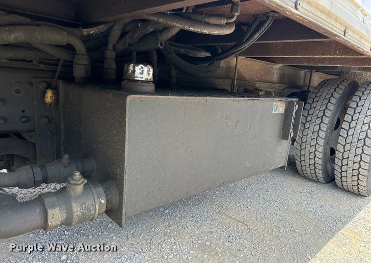 image for item NR9997 2009 International  CF600 paper shredder truck 