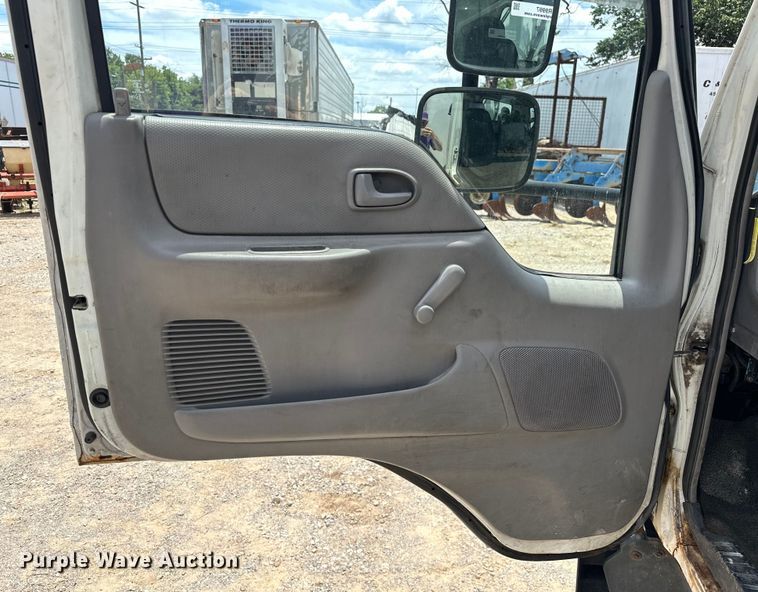 image for item NR9997 2009 International  CF600 paper shredder truck 