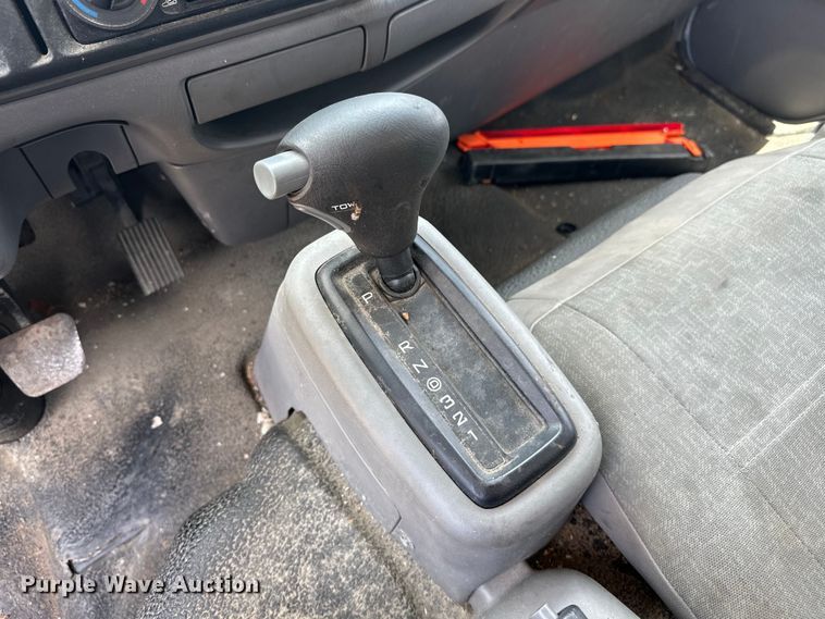 image for item NR9997 2009 International  CF600 paper shredder truck 