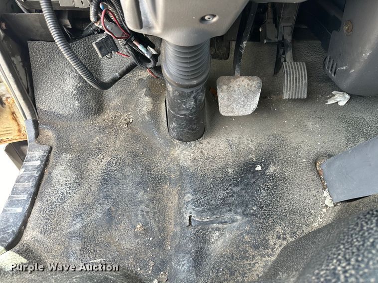 image for item NR9997 2009 International  CF600 paper shredder truck 