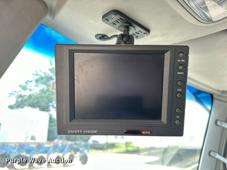 image for item NR9997 2009 International  CF600 paper shredder truck 