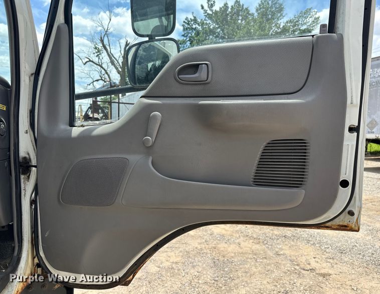 image for item NR9997 2009 International  CF600 paper shredder truck 