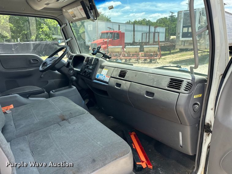 image for item NR9997 2009 International  CF600 paper shredder truck 