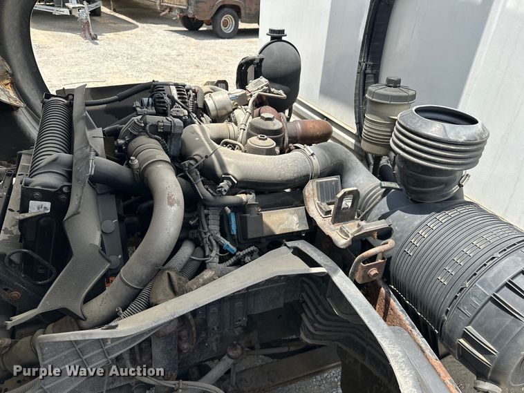 image for item NR9997 2009 International  CF600 paper shredder truck 