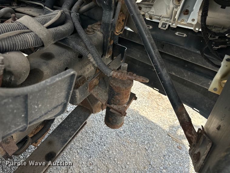 image for item NR9997 2009 International  CF600 paper shredder truck 