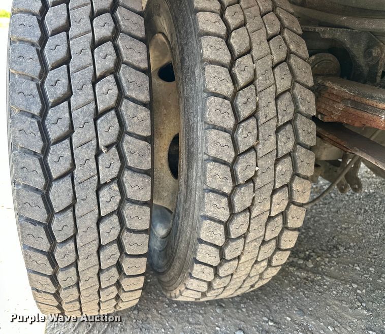 image for item NR9997 2009 International  CF600 paper shredder truck 