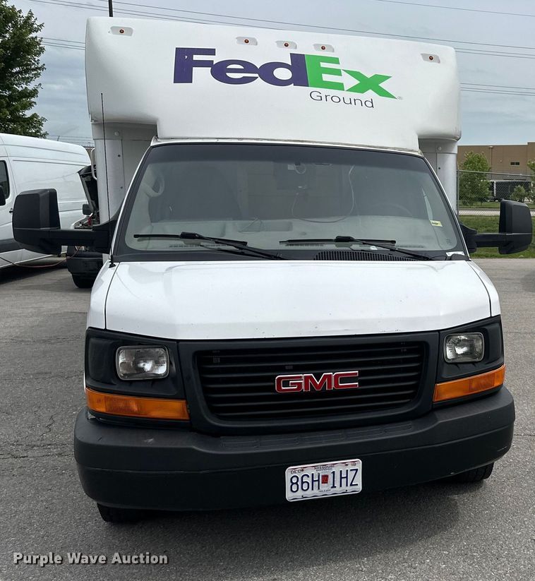 image for item NT9365 2015 GMC Savana G3500 delivery truck