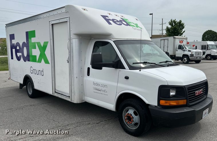 image for item NT9365 2015 GMC Savana G3500 delivery truck