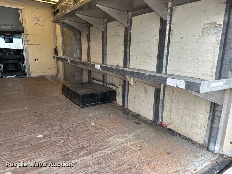 image for item NT9365 2015 GMC Savana G3500 delivery truck