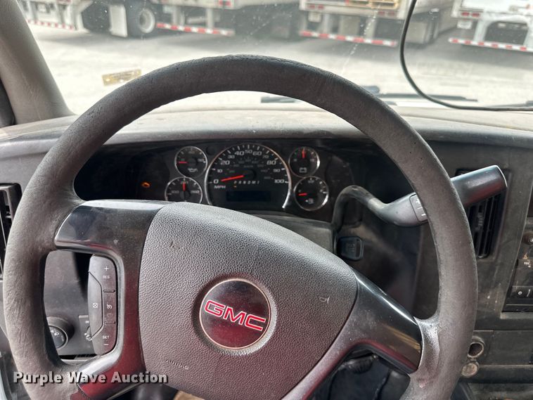 image for item NT9365 2015 GMC Savana G3500 delivery truck