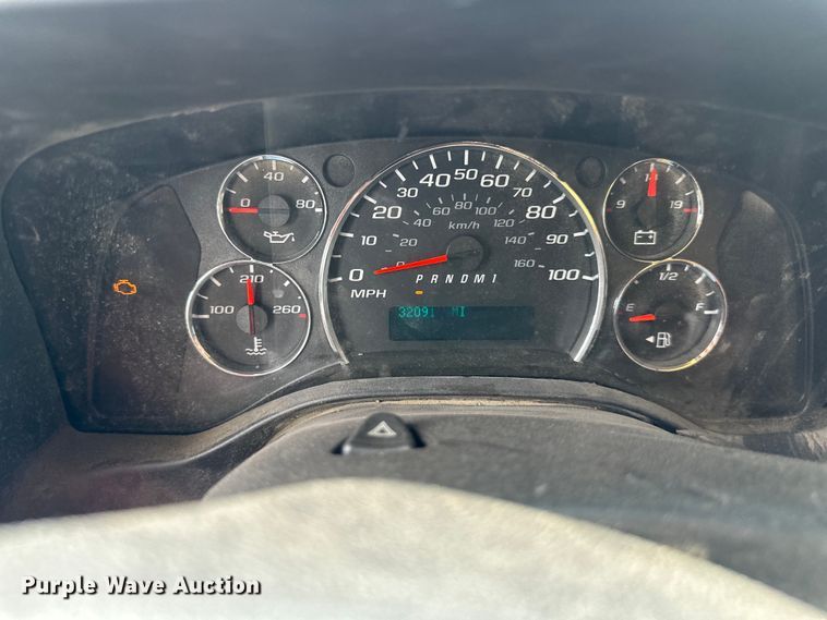 image for item NT9365 2015 GMC Savana G3500 delivery truck