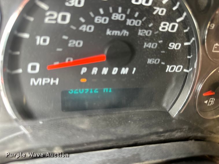 image for item NT9365 2015 GMC Savana G3500 delivery truck