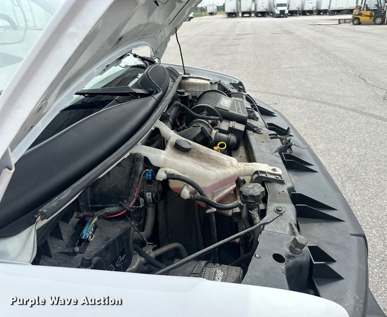 image for item NT9365 2015 GMC Savana G3500 delivery truck