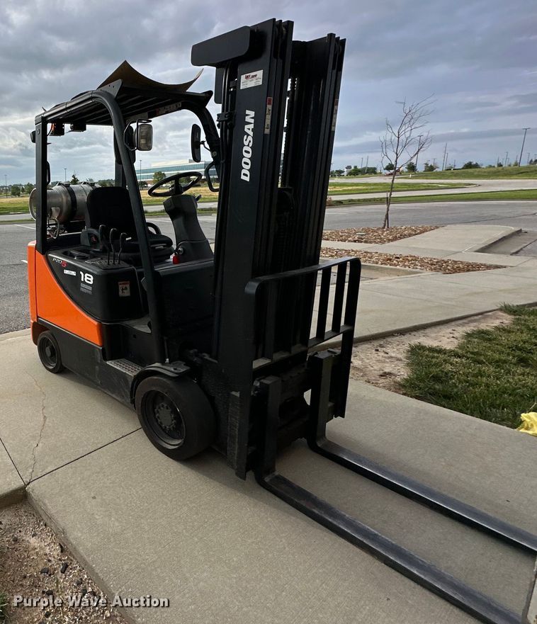 image for item NT9369 Doosan GC18S-5 forklift