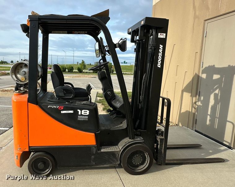 image for item NT9369 Doosan GC18S-5 forklift