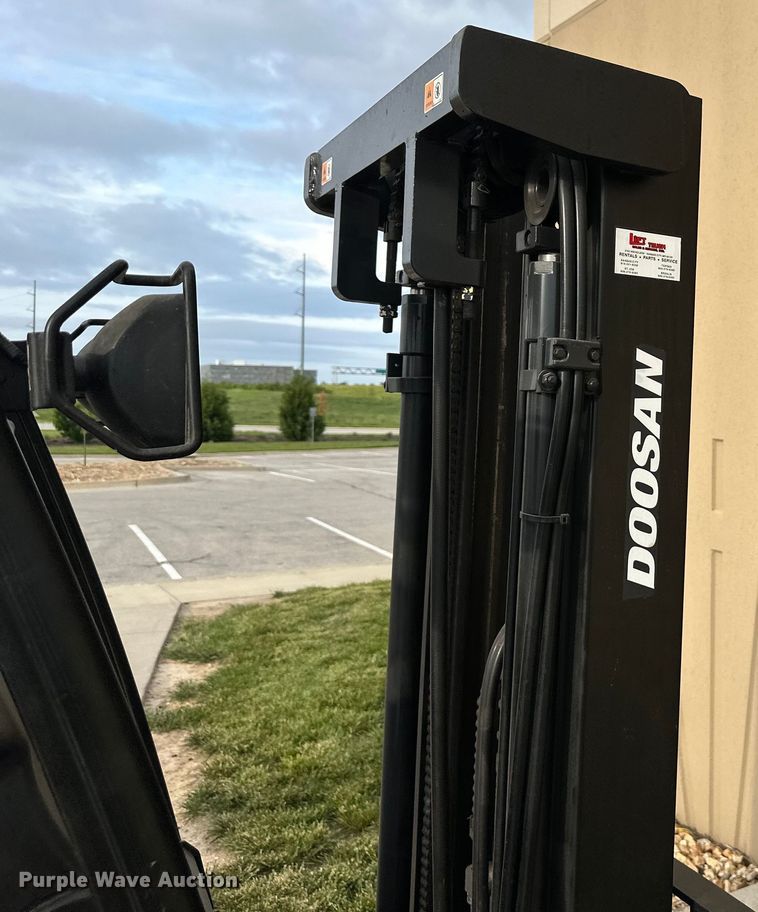 image for item NT9369 Doosan GC18S-5 forklift