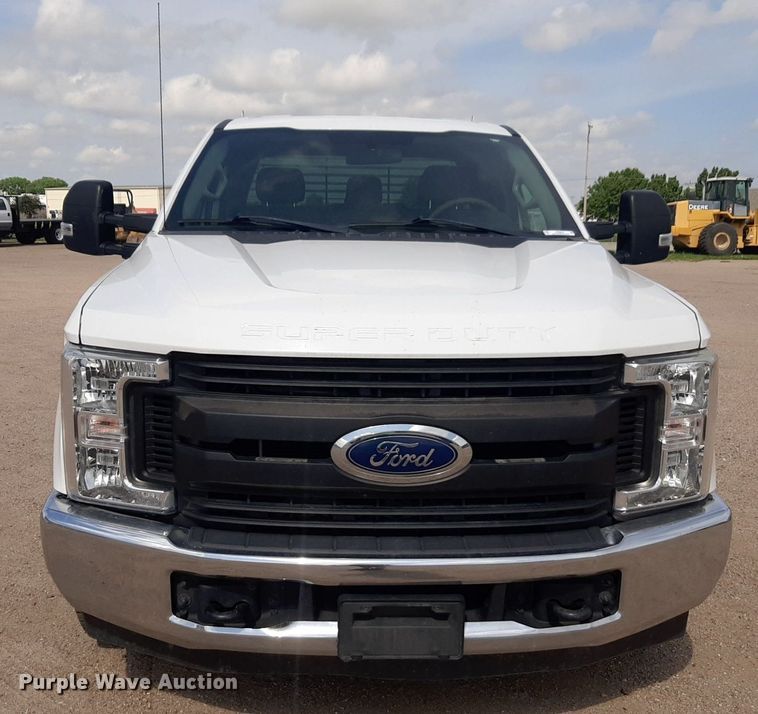 image for item NU9818 2019 Ford F250 Super Duty XL SuperCab pickup truck