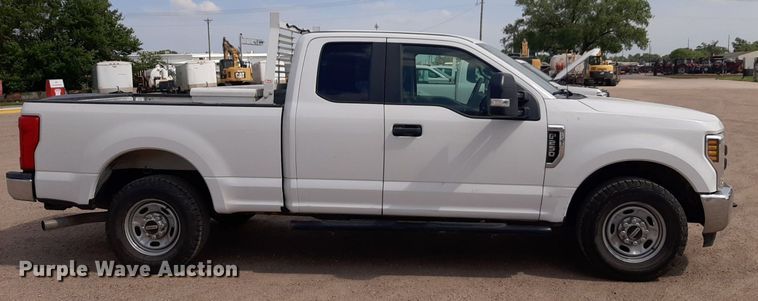 image for item NU9818 2019 Ford F250 Super Duty XL SuperCab pickup truck