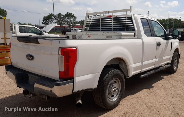 image for item NU9818 2019 Ford F250 Super Duty XL SuperCab pickup truck