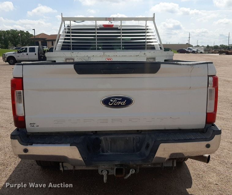 image for item NU9818 2019 Ford F250 Super Duty XL SuperCab pickup truck