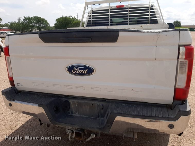 image for item NU9818 2019 Ford F250 Super Duty XL SuperCab pickup truck