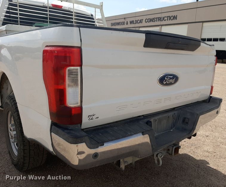 image for item NU9818 2019 Ford F250 Super Duty XL SuperCab pickup truck