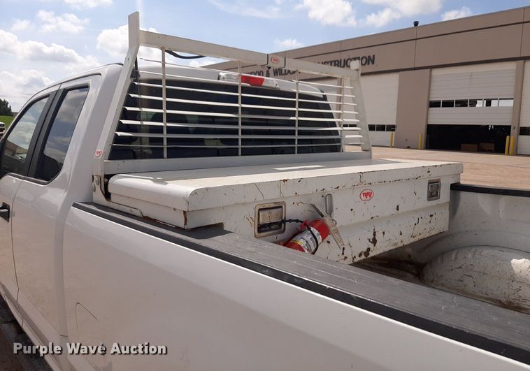 image for item NU9818 2019 Ford F250 Super Duty XL SuperCab pickup truck