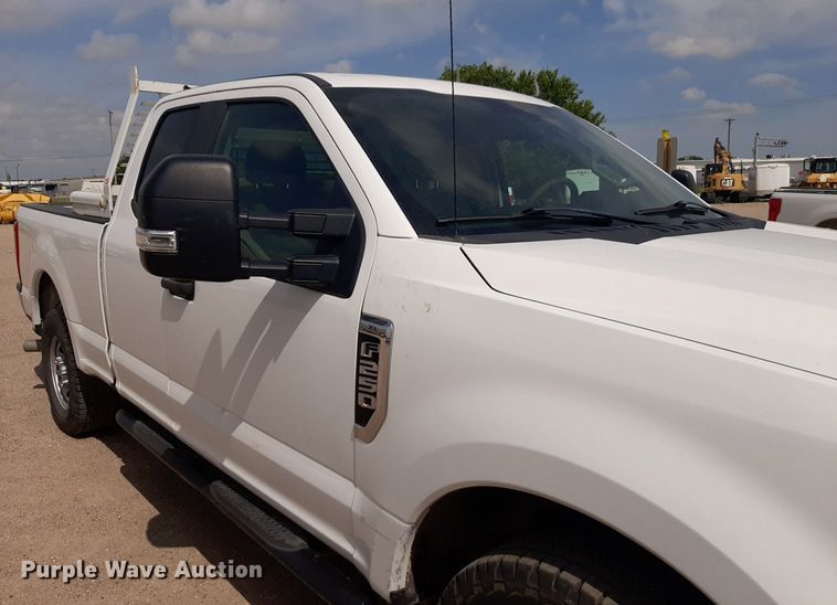 image for item NU9818 2019 Ford F250 Super Duty XL SuperCab pickup truck