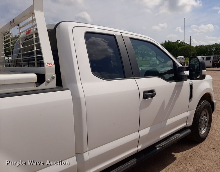 image for item NU9818 2019 Ford F250 Super Duty XL SuperCab pickup truck