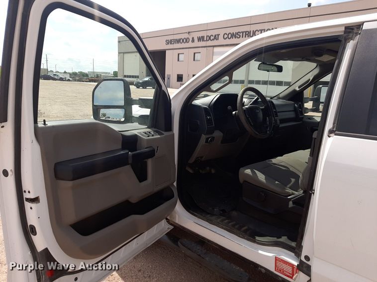 image for item NU9818 2019 Ford F250 Super Duty XL SuperCab pickup truck