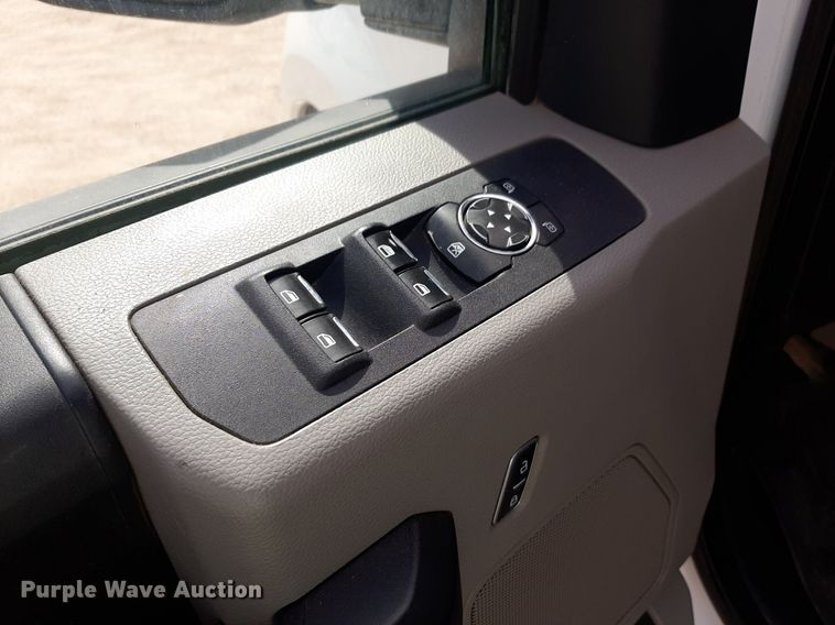 image for item NU9818 2019 Ford F250 Super Duty XL SuperCab pickup truck