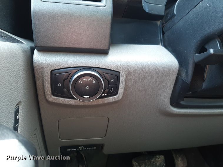 image for item NU9818 2019 Ford F250 Super Duty XL SuperCab pickup truck