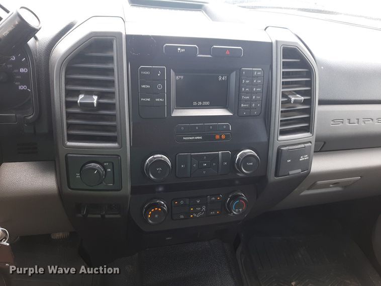 image for item NU9818 2019 Ford F250 Super Duty XL SuperCab pickup truck