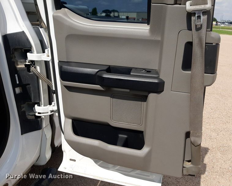 image for item NU9818 2019 Ford F250 Super Duty XL SuperCab pickup truck