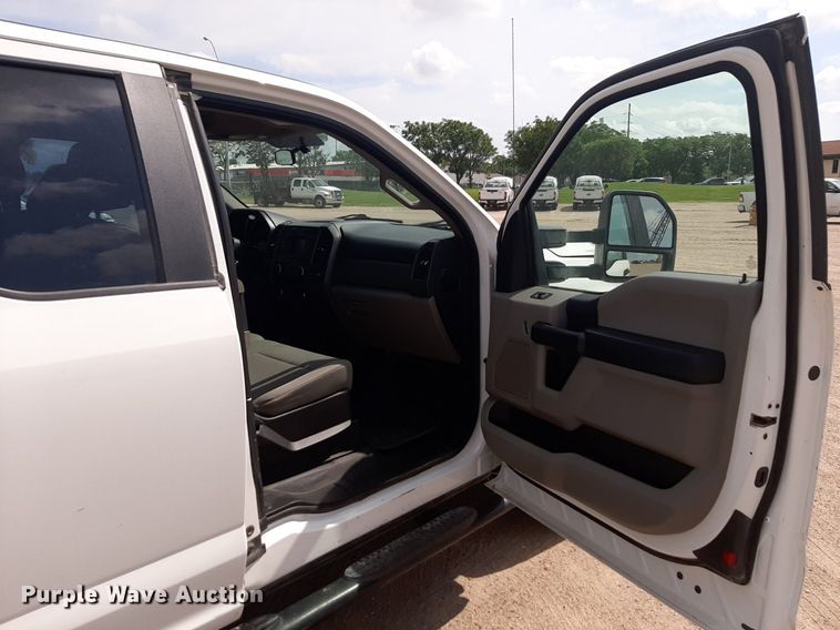 image for item NU9818 2019 Ford F250 Super Duty XL SuperCab pickup truck