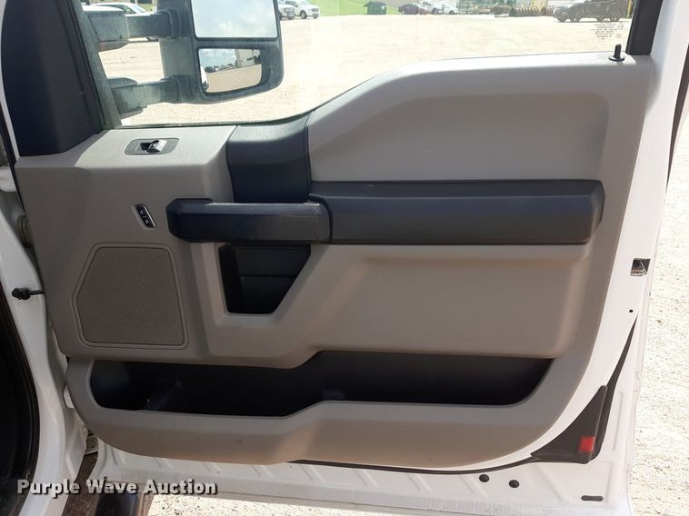 image for item NU9818 2019 Ford F250 Super Duty XL SuperCab pickup truck