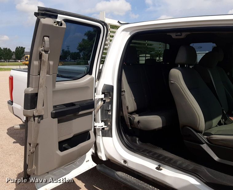 image for item NU9818 2019 Ford F250 Super Duty XL SuperCab pickup truck