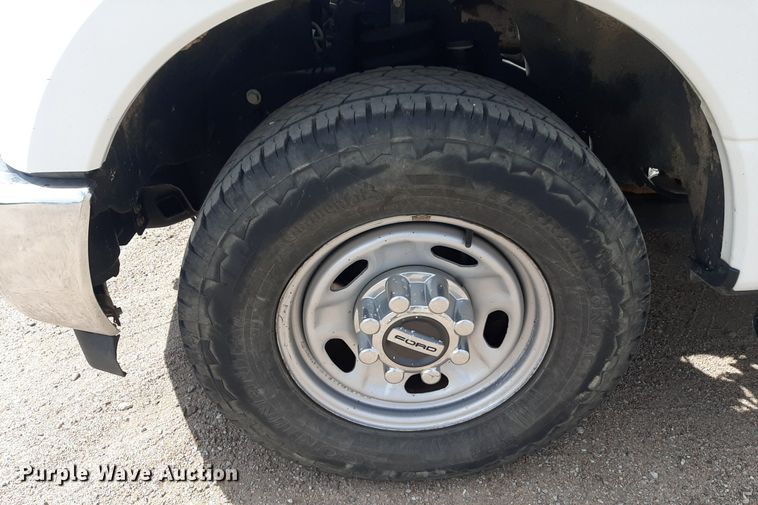 image for item NU9818 2019 Ford F250 Super Duty XL SuperCab pickup truck