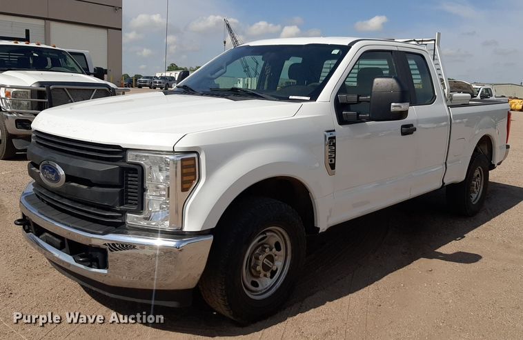 image for item NU9819 2018 Ford F250 Super Duty XL SuperCab pickup truck