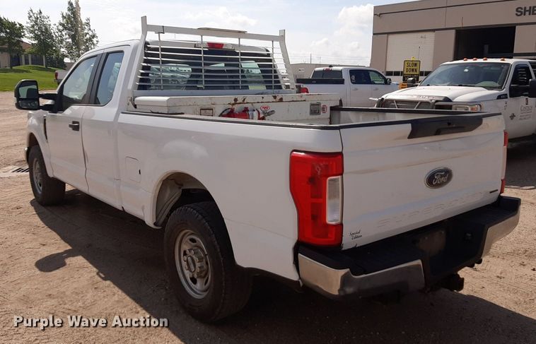 image for item NU9819 2018 Ford F250 Super Duty XL SuperCab pickup truck