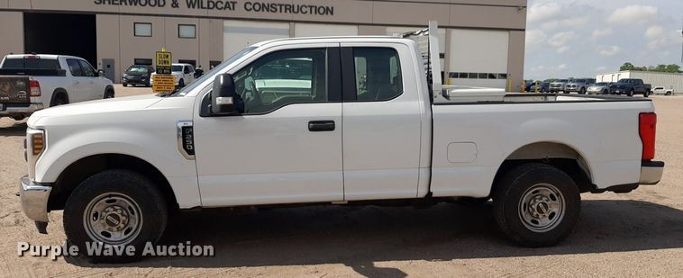 image for item NU9819 2018 Ford F250 Super Duty XL SuperCab pickup truck