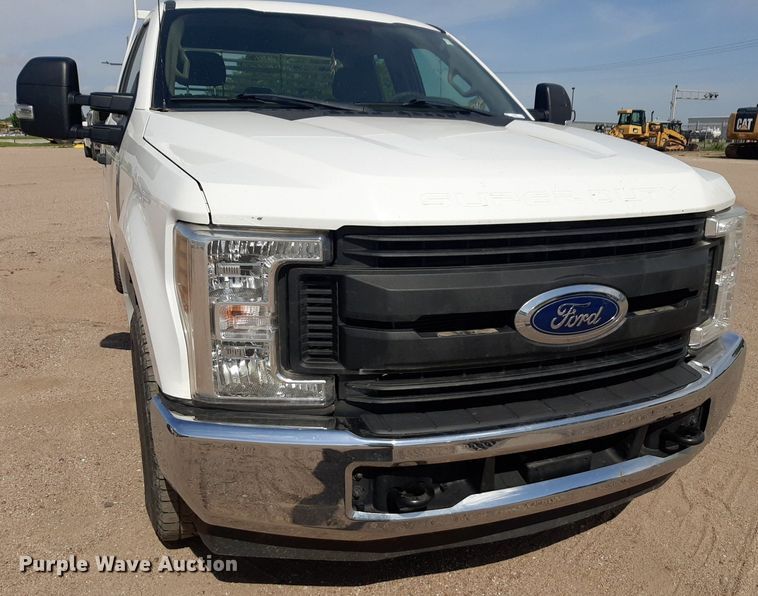 image for item NU9819 2018 Ford F250 Super Duty XL SuperCab pickup truck