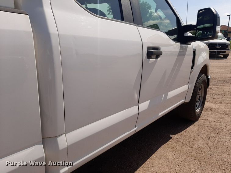 image for item NU9819 2018 Ford F250 Super Duty XL SuperCab pickup truck