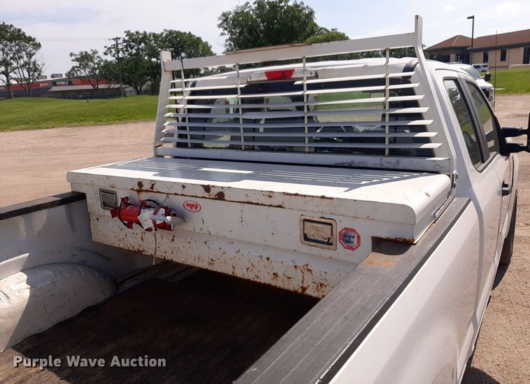 image for item NU9819 2018 Ford F250 Super Duty XL SuperCab pickup truck