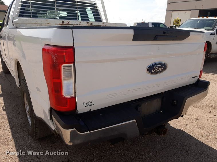 image for item NU9819 2018 Ford F250 Super Duty XL SuperCab pickup truck