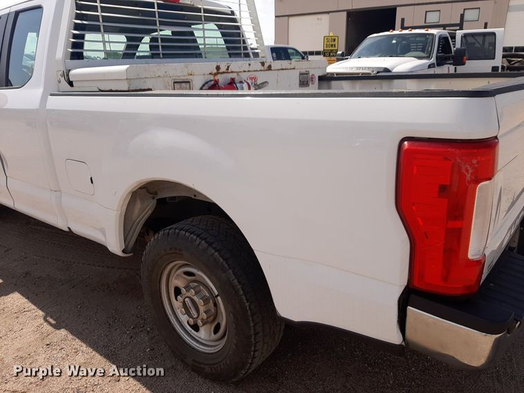 image for item NU9819 2018 Ford F250 Super Duty XL SuperCab pickup truck